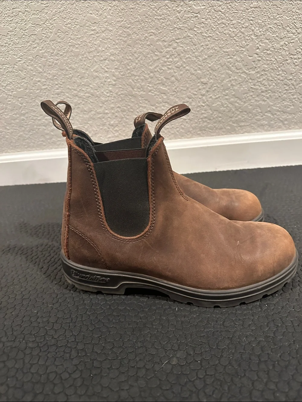 Blundstone Brown Chelsea Boots - Picture 2 of 3